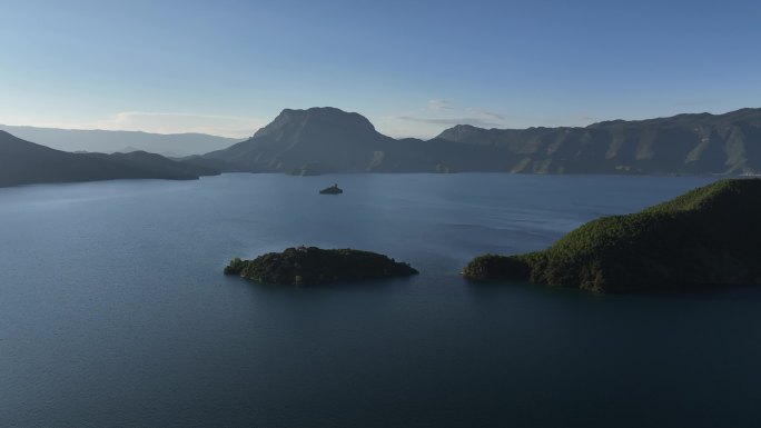 航拍泸沽湖湖风光 高原湖泊泸沽湖