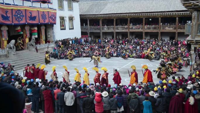 藏族藏戏表演 五十六个民族跳舞