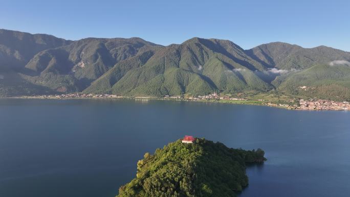 航拍泸沽湖湖风光 高原湖泊泸沽湖日出