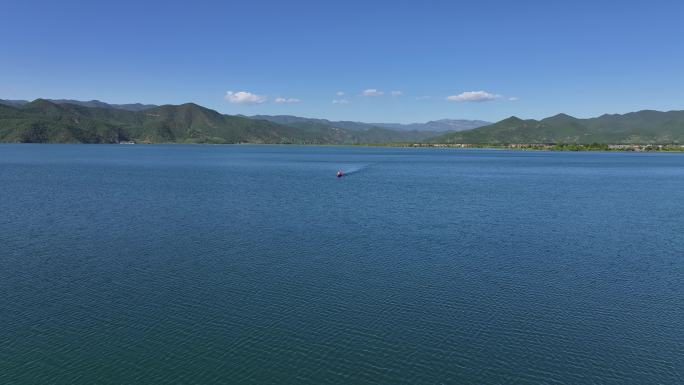 航拍泸沽湖湖风光 高原湖泊泸沽湖