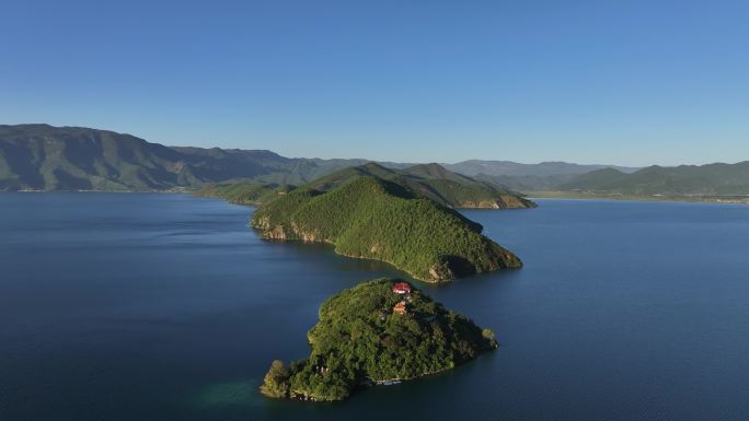 航拍泸沽湖湖风光 高原湖泊泸沽湖