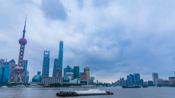 6K上海陆家嘴黄浦江船只污染云层延时摄影