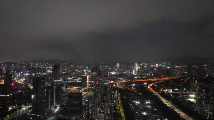 天空阴暗乌云蔽日