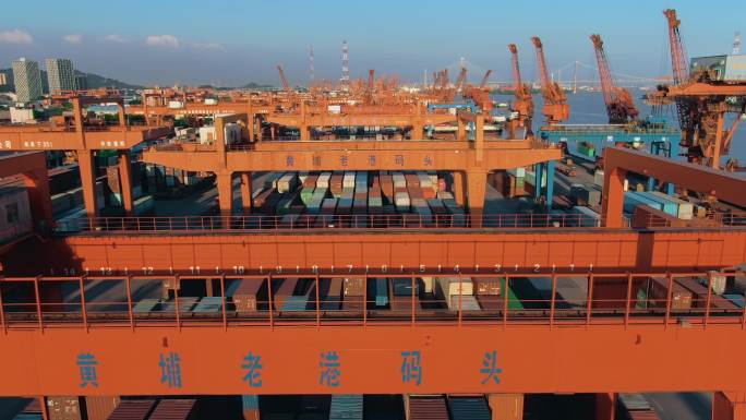 4k航拍广州黄埔码头 货运 海运 集装箱