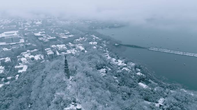 杭州西湖保俶塔雪景