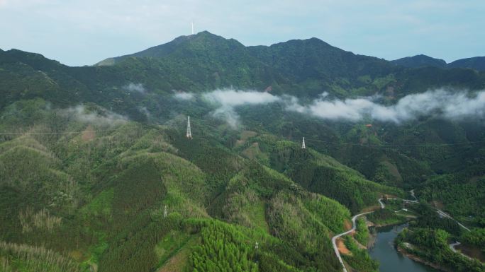 大山风景云雾青山山水自然山区