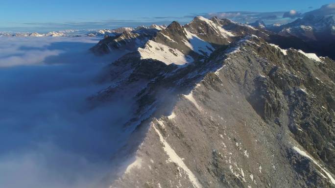 航拍川西雪山巴郎山美丽风景高原地貌