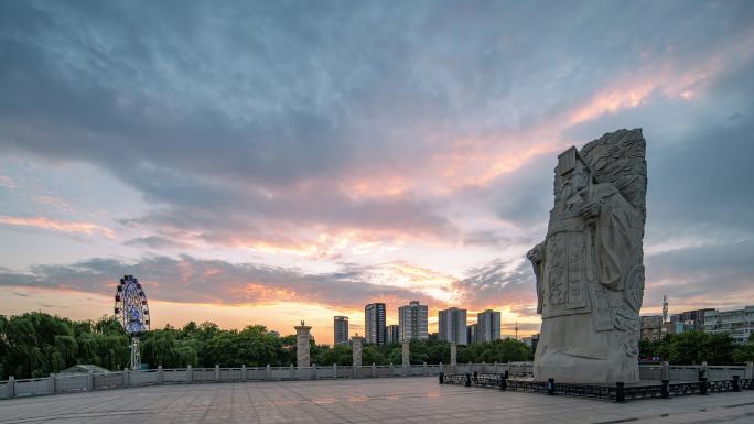 咸阳市统一广场秦始皇雕塑日落1