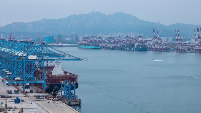 4K延时-青岛港全自动智慧生态集装箱码头