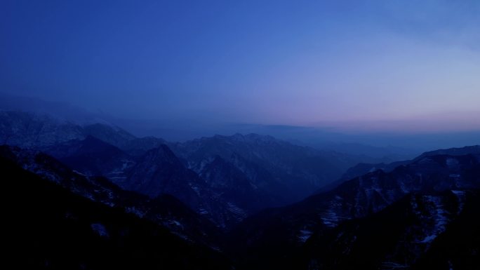 航拍雪山