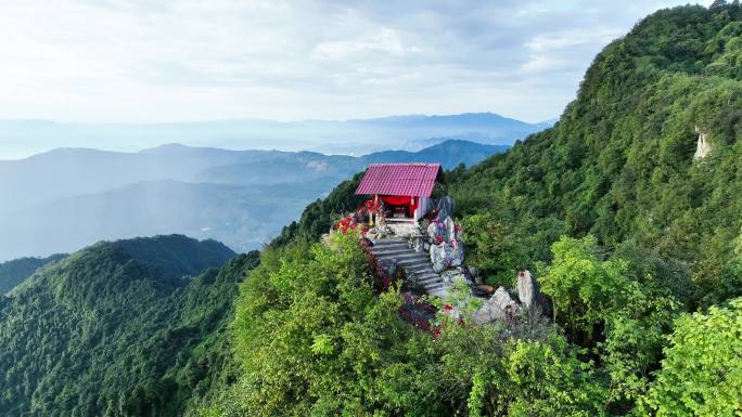 雅安天全县自然风景悬崖上的老君庙航拍素材