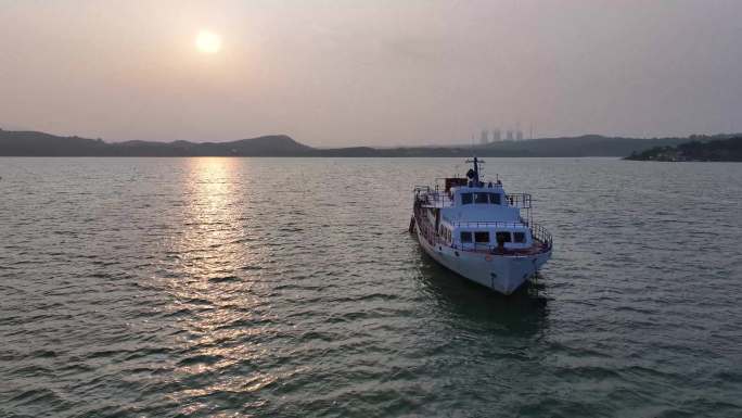 水库轮船 海鸟