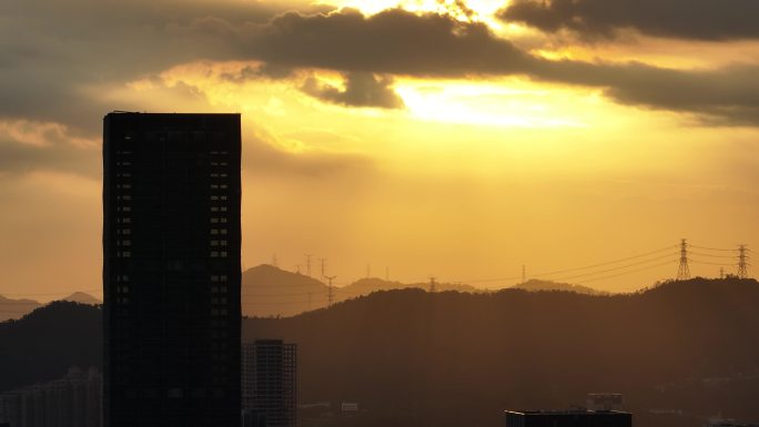 城市远山日落航拍