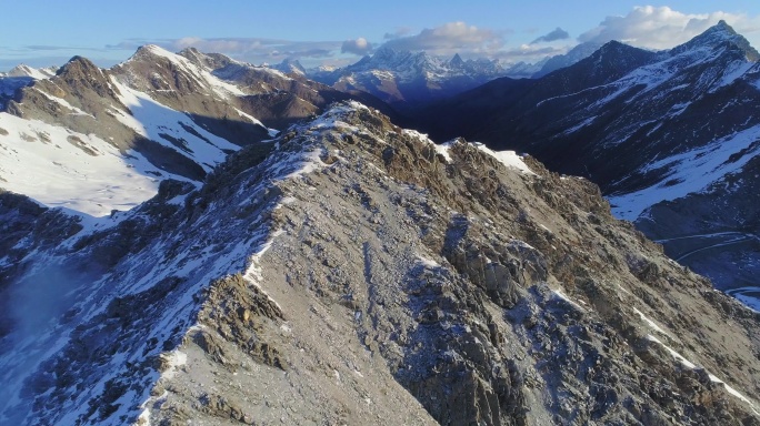 航拍川西雪山巴郎山美丽风景高原地貌