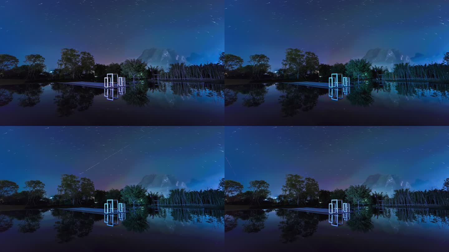 夜晚桂林三千漓景区上空的星轨