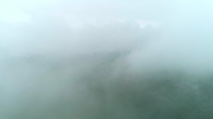 航拍甘肃天水麦积山石窟、麦积烟雨