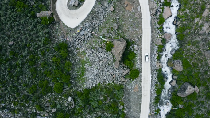 美丽公路 四好公路  旅游车 乡村振兴