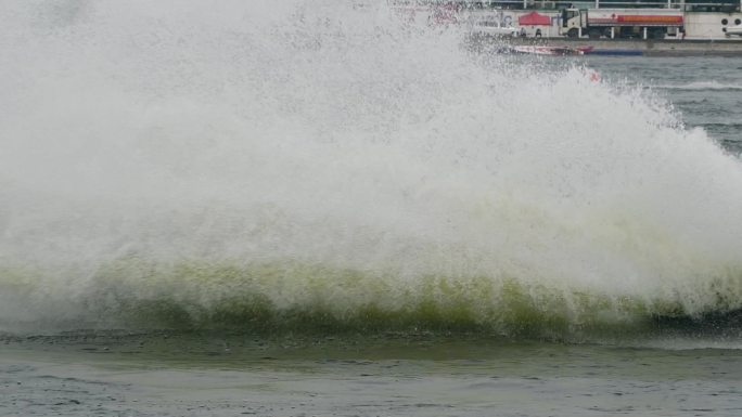 水上摩托艇比赛冲浪激情乘风破浪