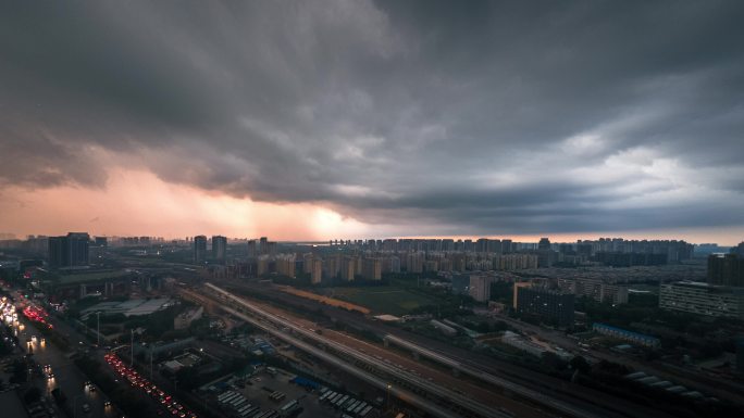 合肥西站雷暴延时