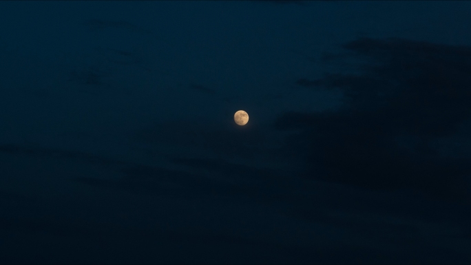 【原创4K】月亮在半空中升起