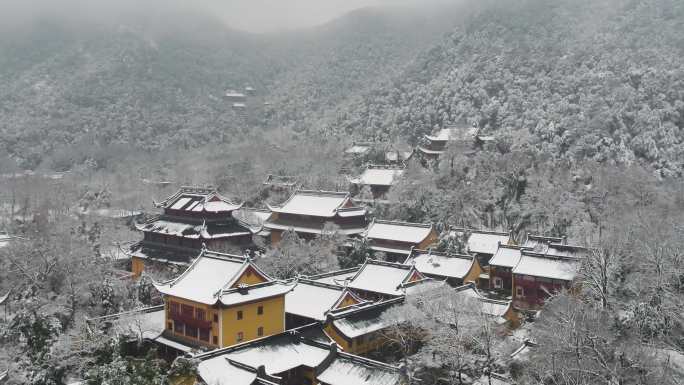 4K航拍杭州灵隐寺雪景