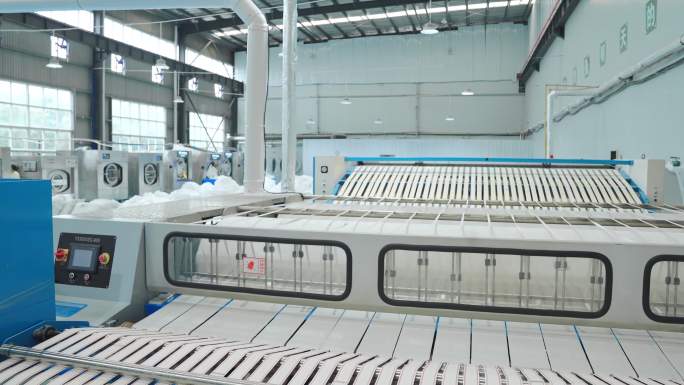洗涤工厂大型机器设备自动化运作自动化生产