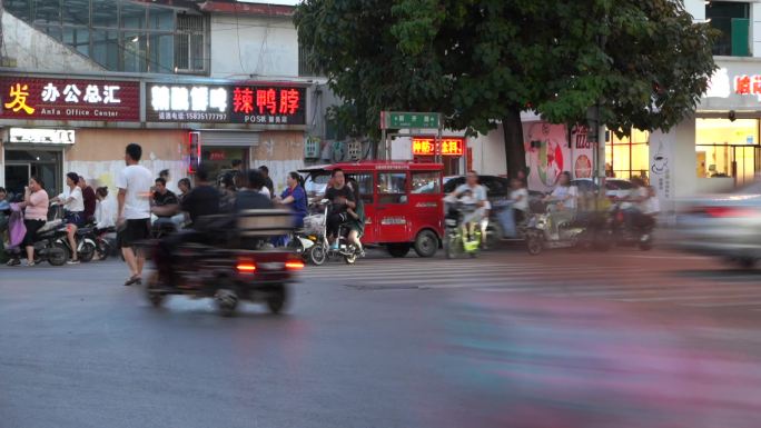 小县城的车水马龙