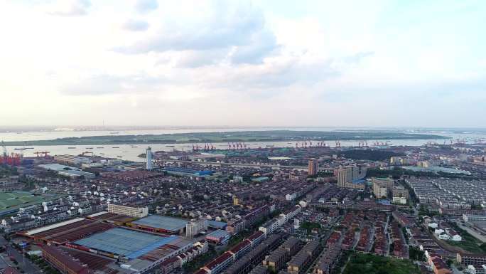 航拍张家港长江村张家港码头重装制造工业园