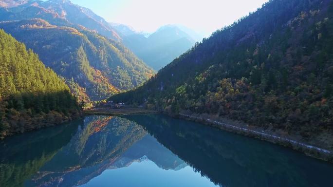 航拍四川九寨沟日则沟镜海清晨