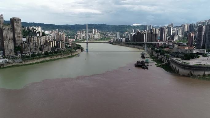 重庆涪陵两江交汇处现“鸳鸯锅”景观