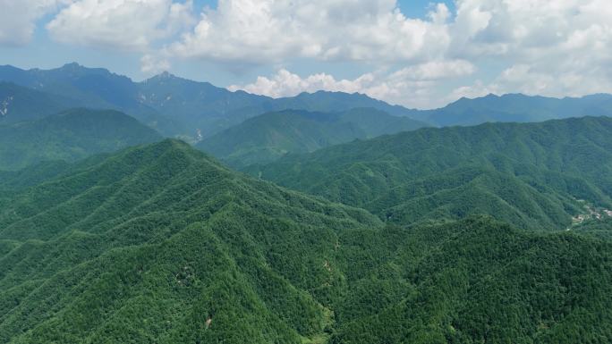 4K航拍连绵起伏的群山山脉