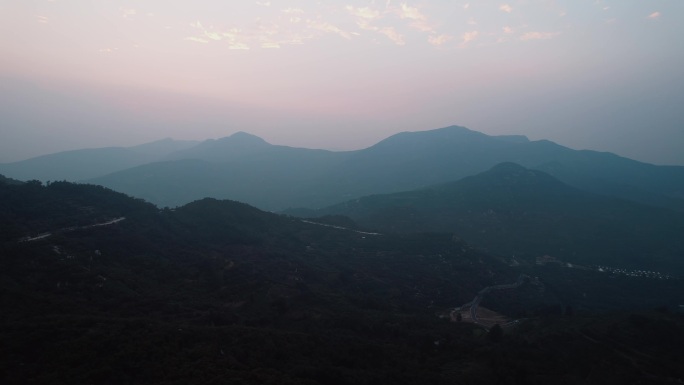 泰安九女峰大山雾霾晚霞