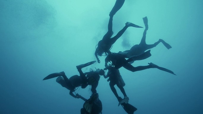 水下实拍潜水员群像 1080 50