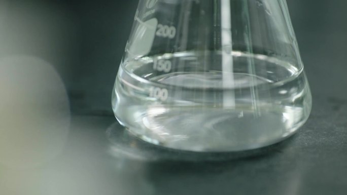 科研团队 化学实验 试剂烧杯