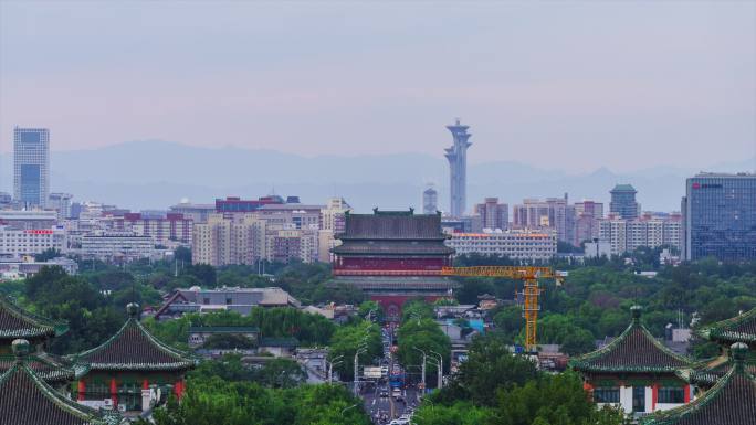 北京景山公园上望向鼓楼奥林匹克塔车流