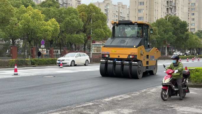 4K原创 城市道路维修 压路补路