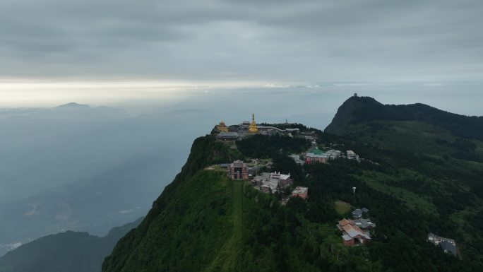 峨眉山金顶