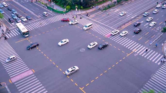 城市车流十字路口延时