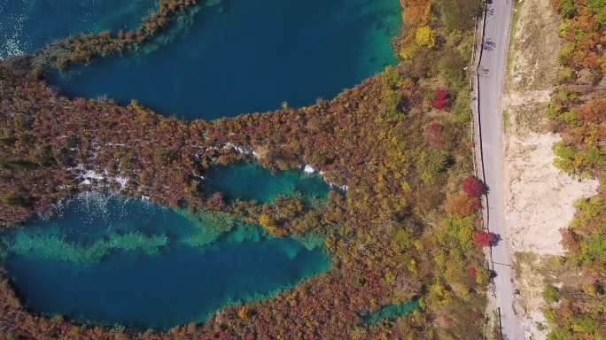 航拍中国九寨沟地震后的树正沟火花海