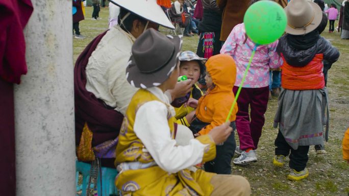 牧场 农场 草场 高原赛马节 人多 节庆