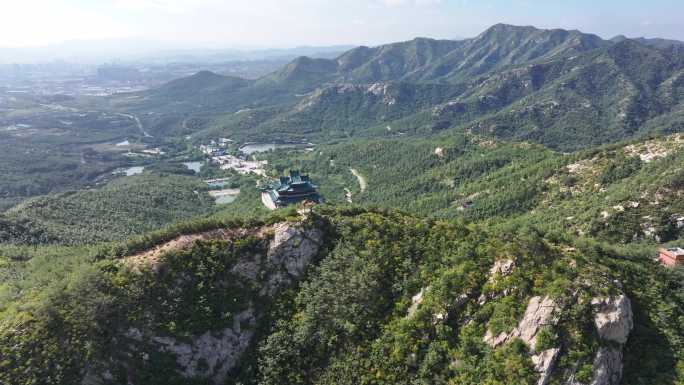 航拍威海市里口山仙姑顶巍峰山山脊线