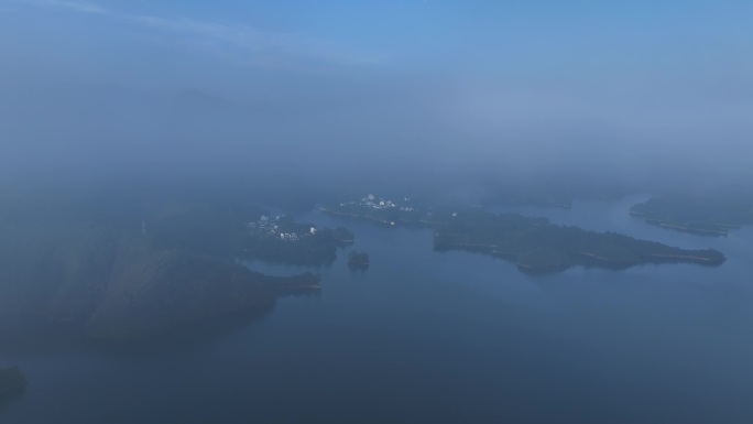 4K原创太平湖穿过云海