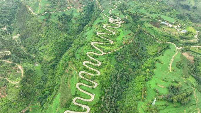 盘山公路68道拐航拍