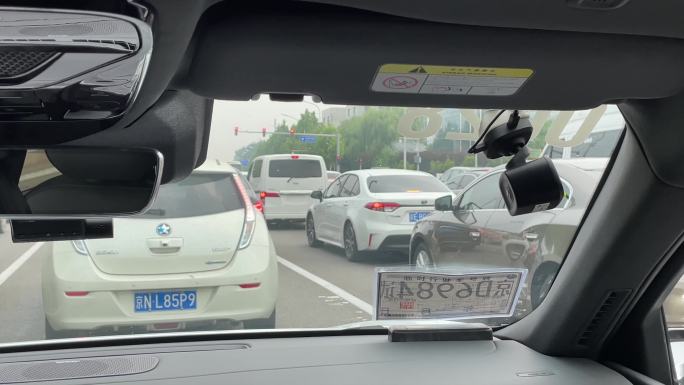 萝卜快跑无人驾驶汽车实拍