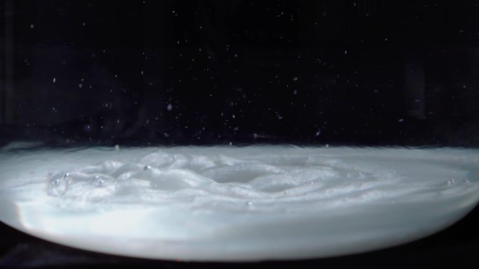洗面奶膏体溶解4K视频素材
