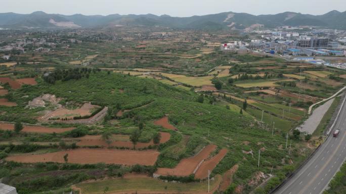 北方工业城市梯田秋景 4K航拍