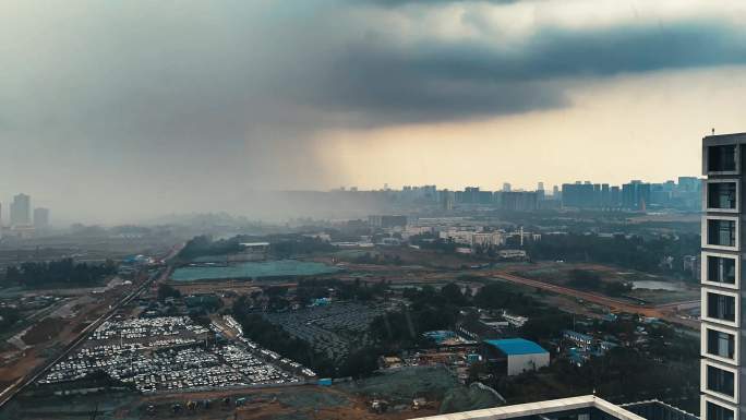 4K城市暴风暴雨来临延时摄影