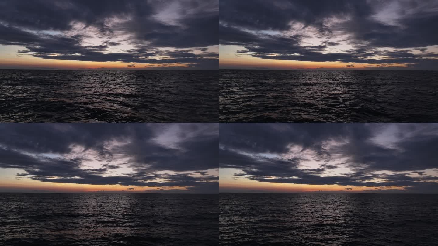 黎明前的大海