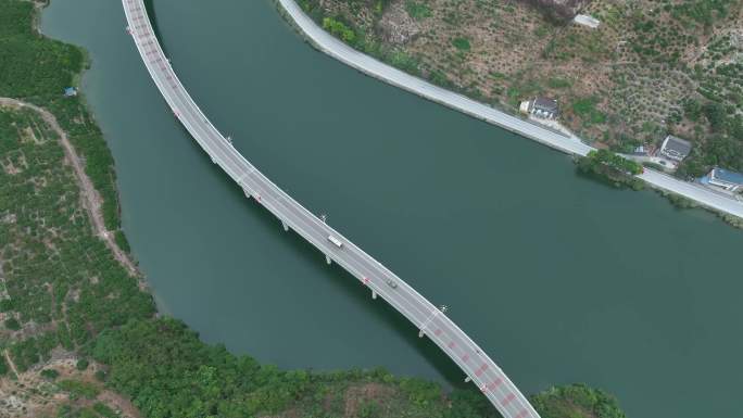 兴山县古夫河特大桥（水上公路）