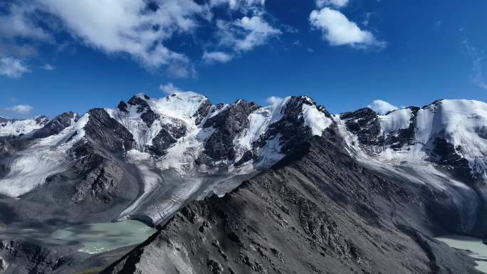 雪山群